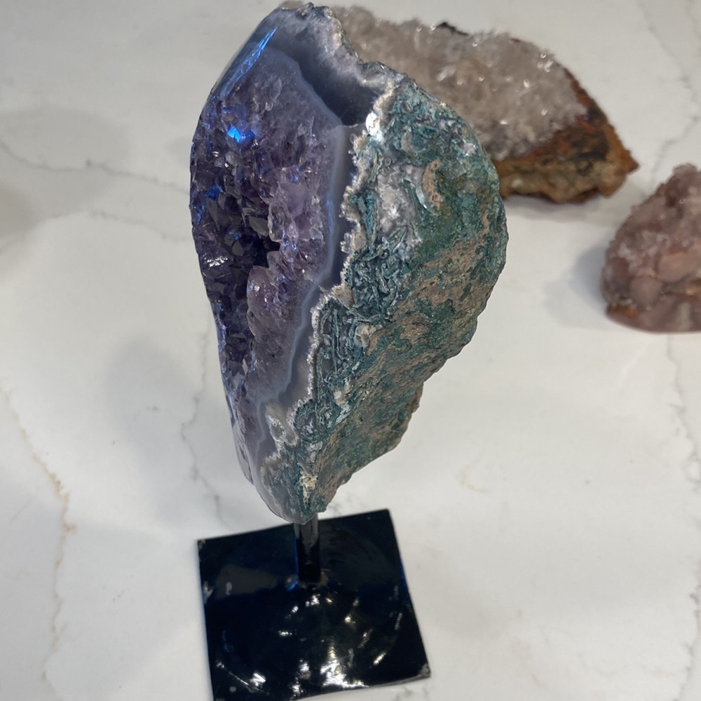 Amethyst on stand. Incredible rare beauty! - Picture 4 of 7
